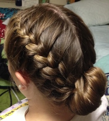 Screenshot 2024 05 05 103736 french braid into ballet bun